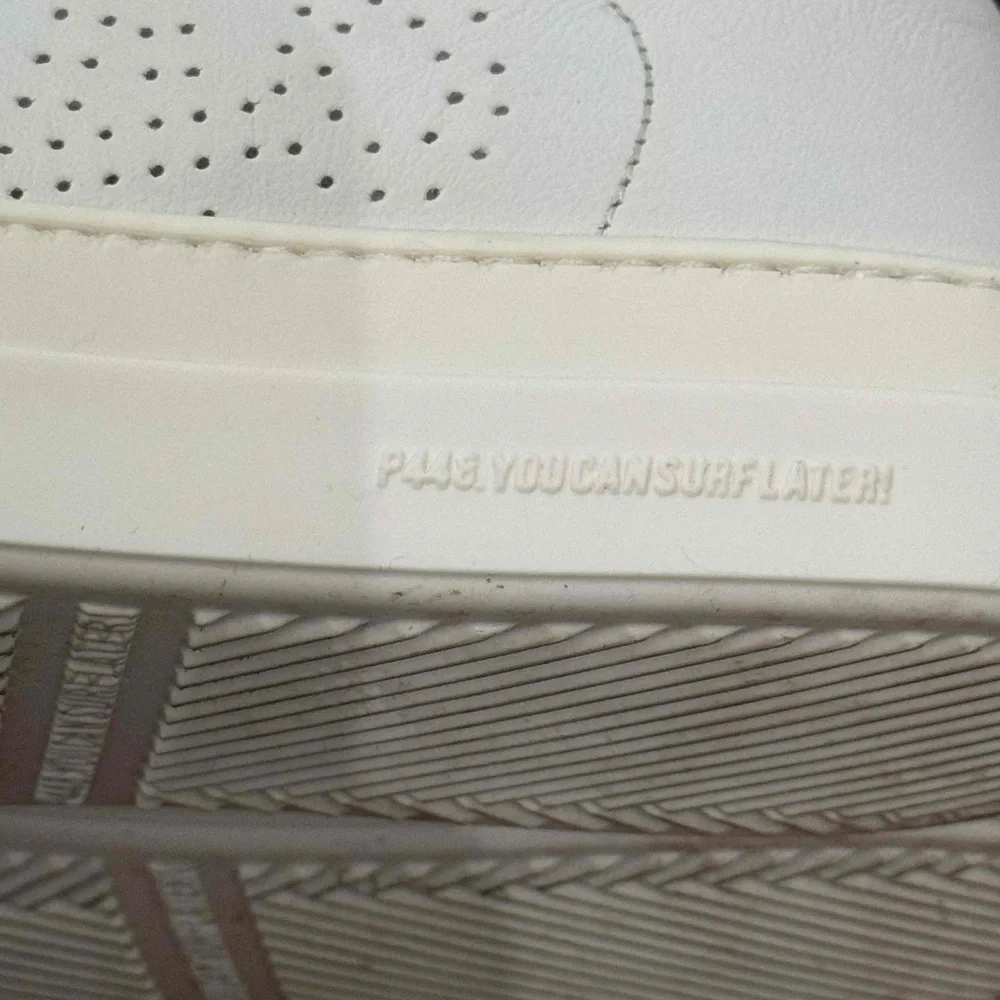 P448 Thea Platform Sneakers White Metallic Leather and Suede Size 37‎